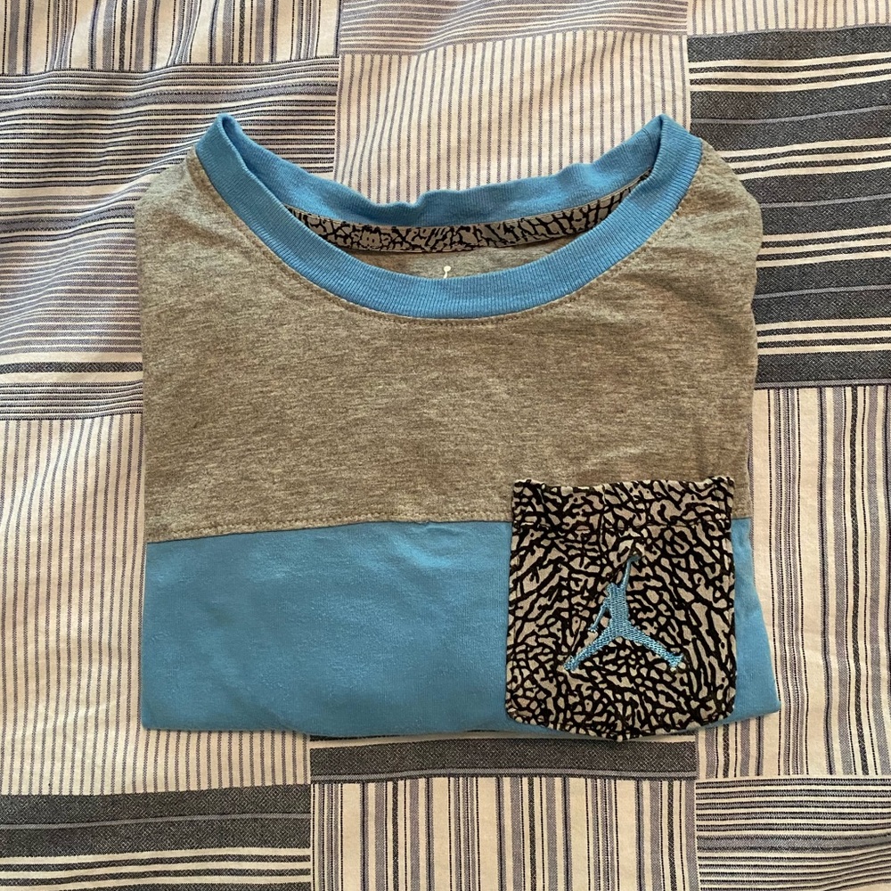 Cropped jordan tee🥶🥶